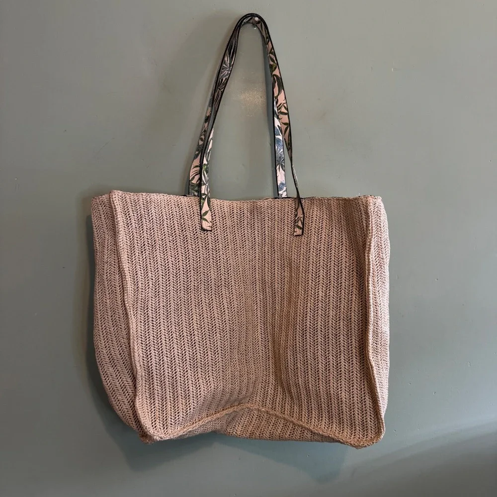 Victoria's Secret Women Limited Edition Beach Travel Tropical Woven Tote Bag Tan